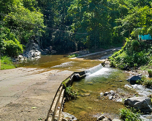 Imprudencia genera riesgo en La Sirena de Guanta (FOTOS)