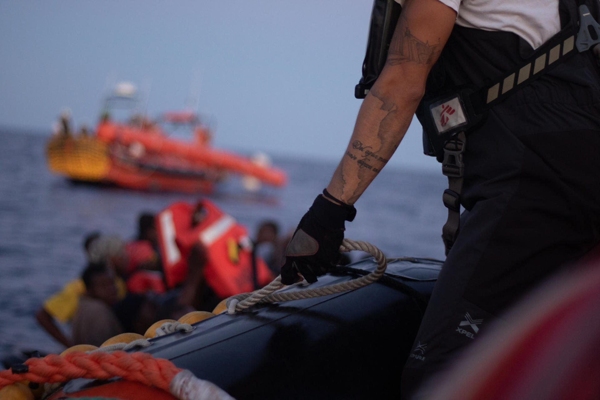 Al menos 176 migrantes fueron rescatados por la ONG Open Arms en el Mediterráneo Central