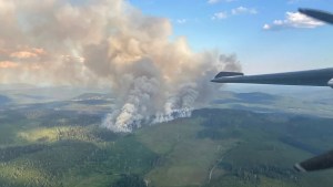 Humo de incendios forestales en Canadá contamina el aire de ciudades al norte de EEUU