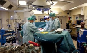 Una mujer dona el útero a su hermana, el primer trasplante de este tipo en el Reino Unido