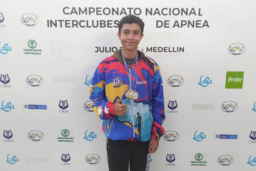 Joven apneista venezolano Brian Rivas rompió récord nacional y se coronó campeón en Colombia