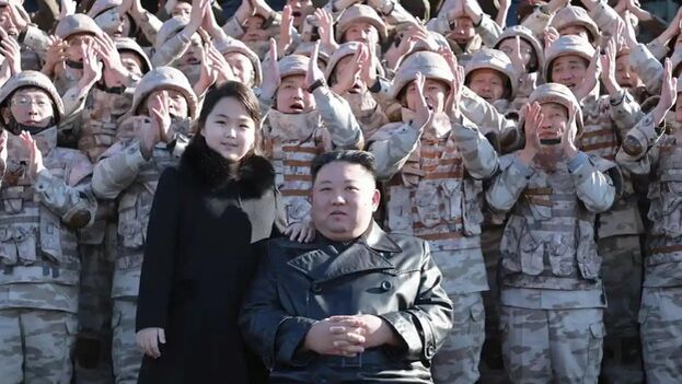 Kim Jong-un busca exhibir a su hija principalmente en eventos militares, según Seúl