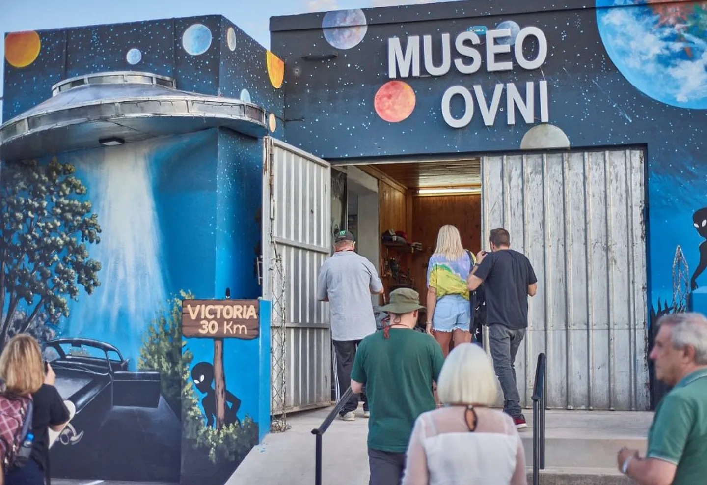 La cautivante historia de la mujer que creó el Museo del Ovni y la teoría de otro mundo dentro de la Tierra