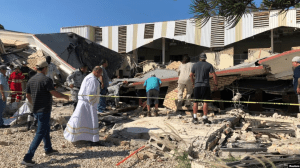 Al menos diez muertos tras el desplome del techo de una iglesia en México