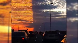Partido en dos: el extraño fenómeno que se presentó en el cielo de Florida (VIDEO)