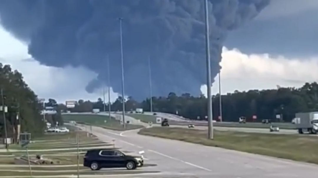 Explotó planta química en Texas: autoridades ordenan evacuaciones y piden evitar el área (VIDEO)