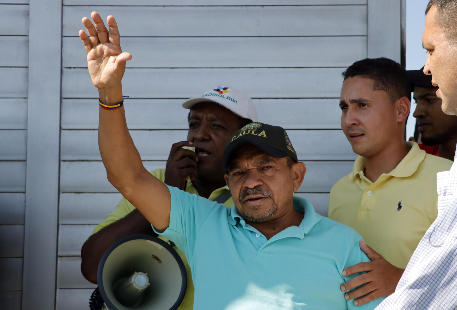 Familiares y amigos recibieron al padre de Luis Díaz en La Guajira tras su liberación (Fotos)