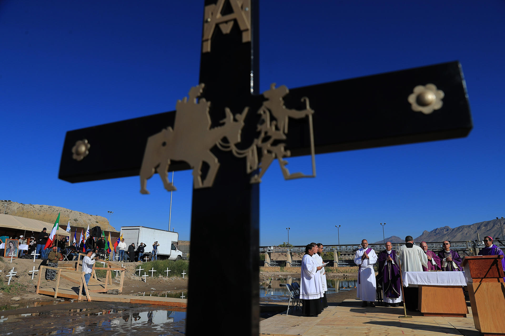 Venezolano en la Misa de los Migrantes Muertos en Río Bravo: “Perder la vida por un sueño no es fácil”