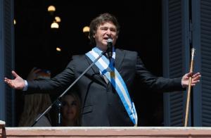 Comenzaron las negociaciones en el Senado argentino tras la asunción de Javier Milei a la Presidencia
