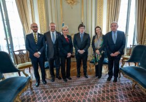 Javier Milei recibe a la delegación presidencial de Estados Unidos en Buenos Aires