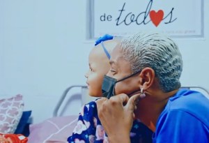 El hermoso gesto de Yulimar Rojas con los niños del hospital pediátrico de Barcelona (Imágenes)