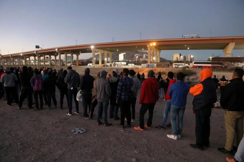 Las nuevas medidas de EEUU para acelerar el proceso de deportación de inmigrantes en la frontera
