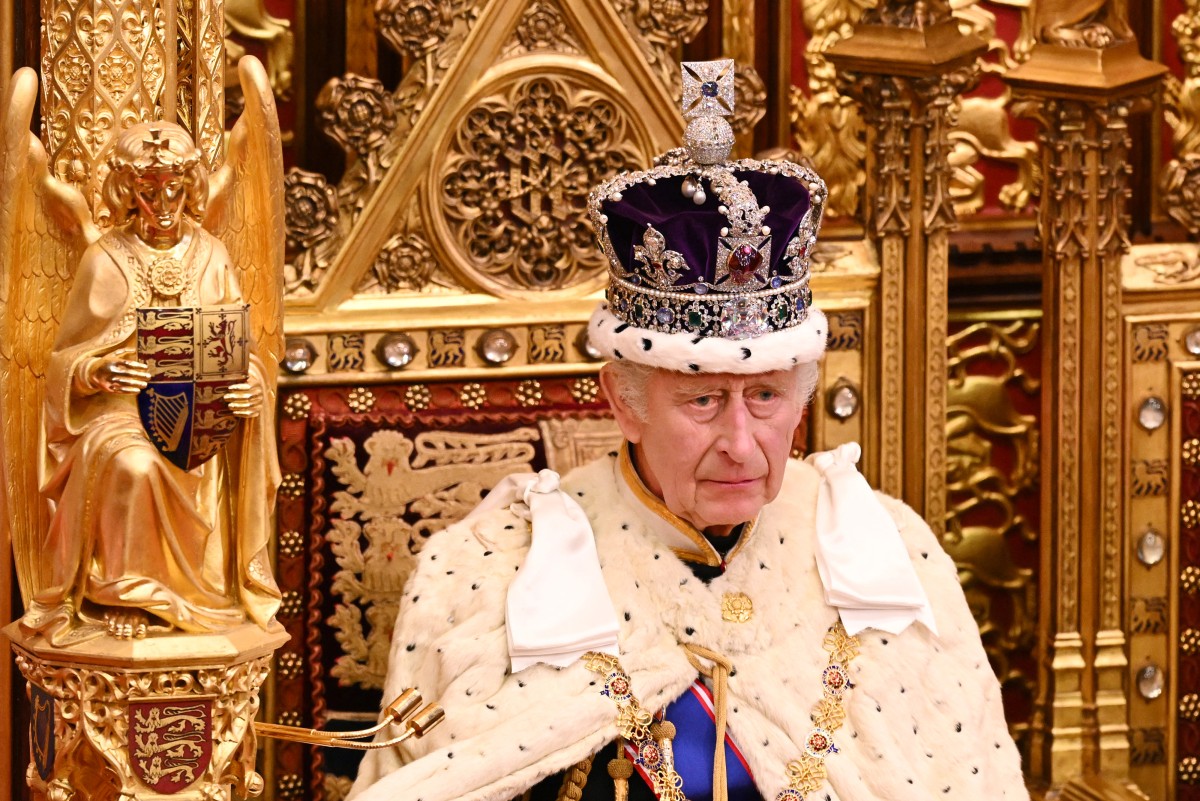 La maquinaria monárquica se pone en marcha para cubrir a Carlos III durante su enfermedad