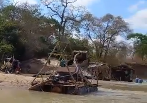 VIDEO: actividad aurífera ilegal persiste en las narices de la Fanb pese a la tragedia en mina Bulla Loca