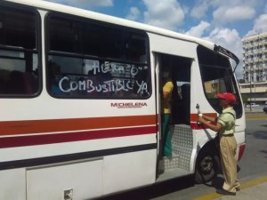 Paralizado el transporte público en Aragua por protestas contra las mafias del combustible