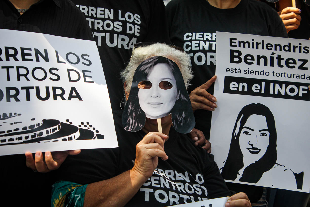 El Mundo: La familia de Rocío San Miguel pide al Gobierno español que vele su proceso