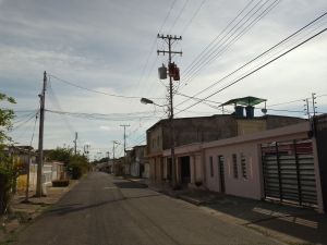 Más de 10 días llevan sin luz 220V habitantes de Los Olivos en Puerto Ordaz