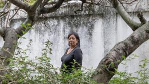 Mairín Reyes, la mujer que “revive” las casas “muertas” que los migrantes venezolanos dejan atrás
