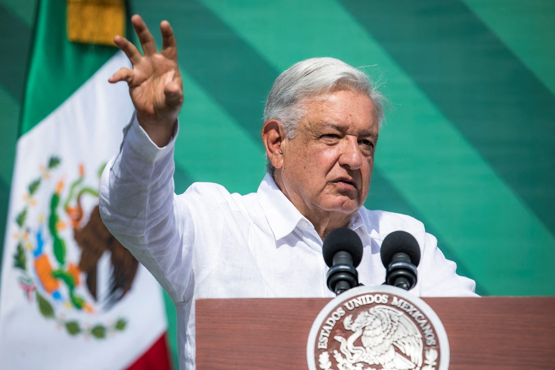 López Obrador acusa a la oposición de magnificar el asesinato de un niño para perjudicarlo