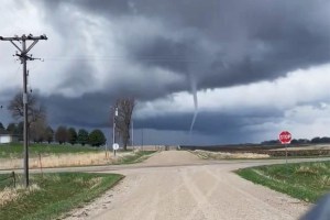 Tornado lesiona a dos personas en Kansas mientras peligrosas tormentas atraviesan el Medio Oeste (VIDEO)