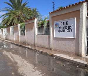 Vecinos de urbanizaciones Cotoperiz 2 y Cerromar en Margarita temen lo peor ante el desbordamiento de aguas putrefactas