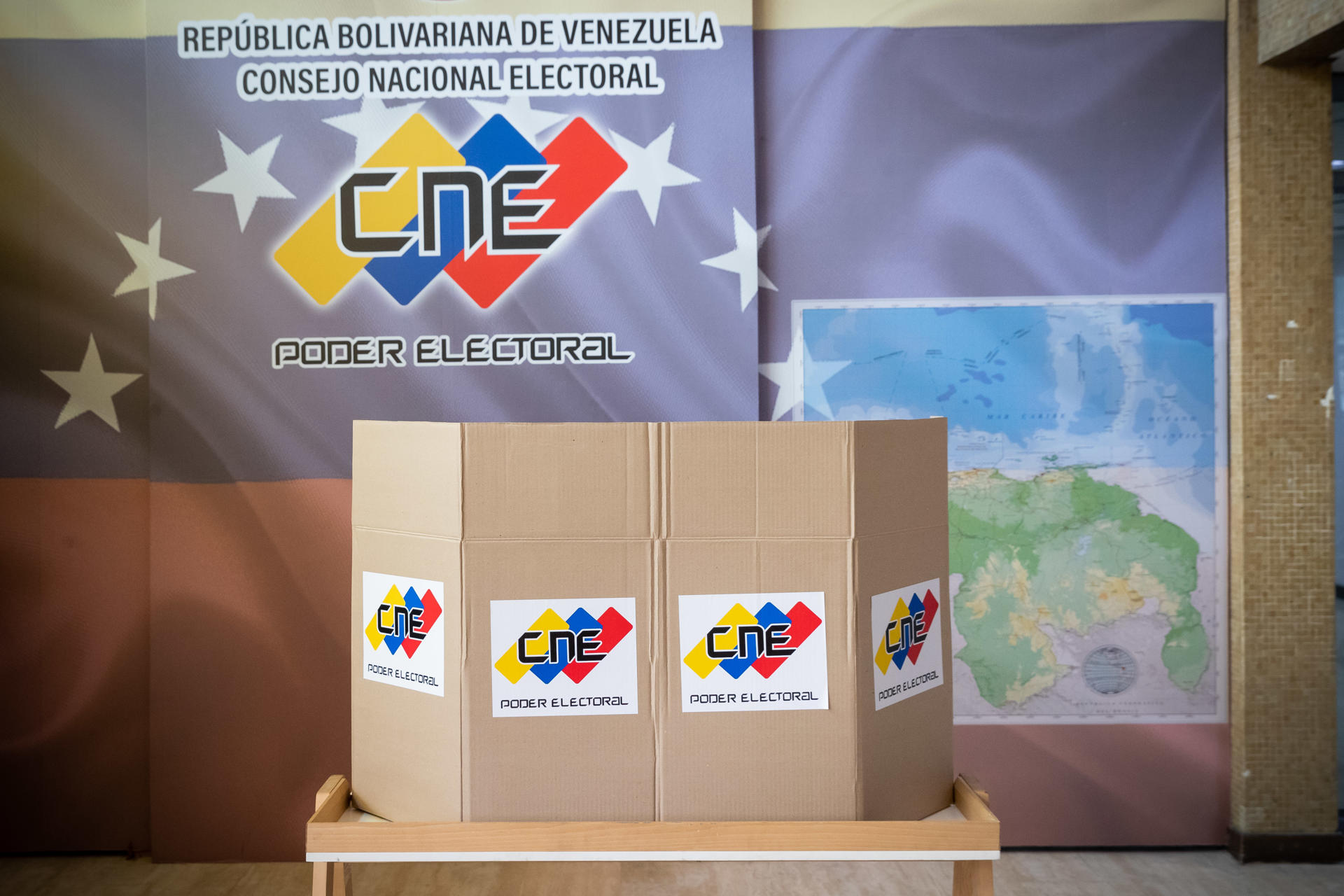 CNE ocultó las cifras de participación ciudadana en el simulacro electoral