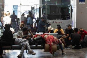 “Nos bajaron del autobús con disparos al aire”: Venezolanos de camino a EEUU, blanco de secuestros por rescates en dólares