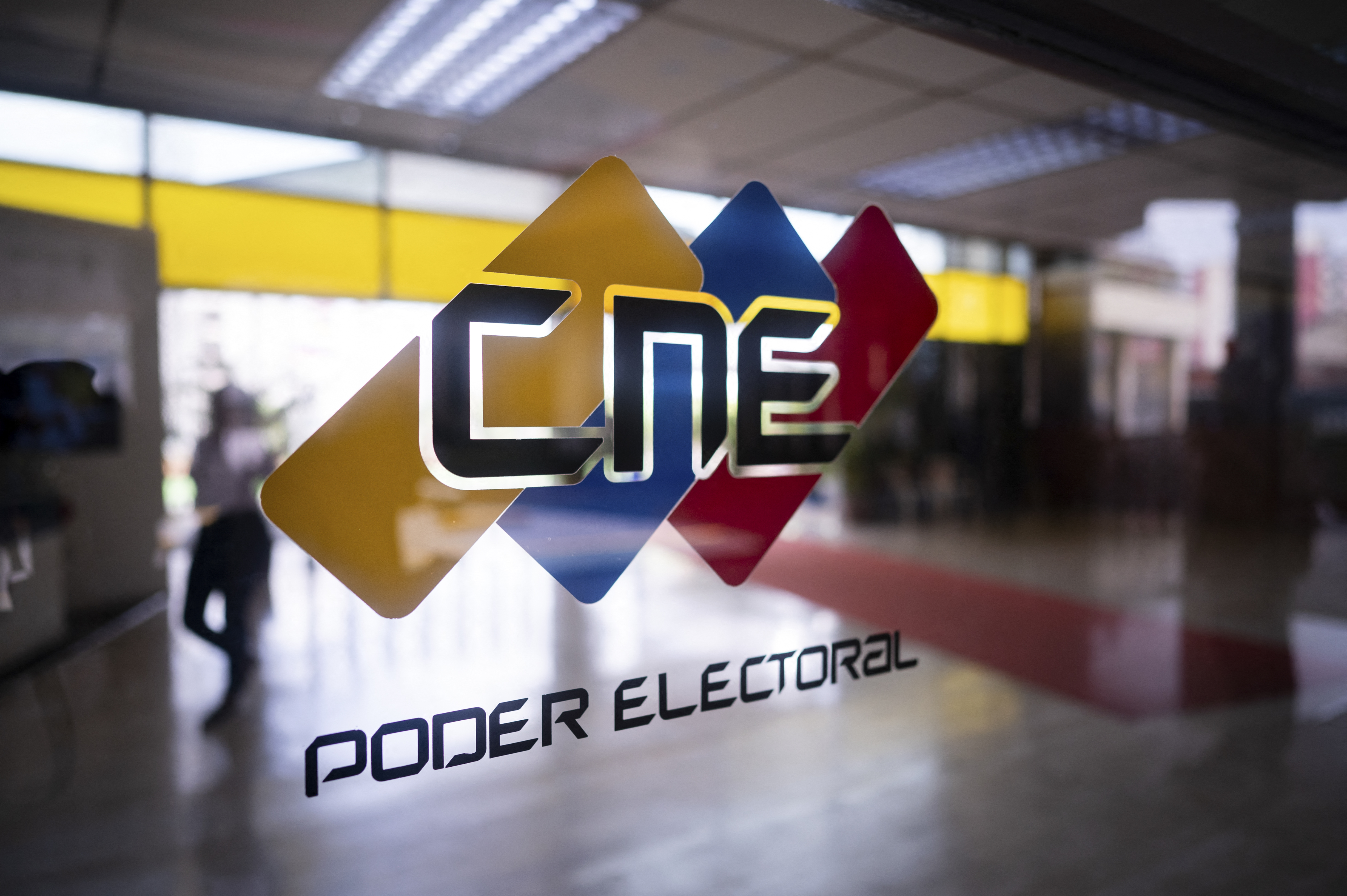 CNE emitió limitado número de credenciales para la cobertura periodística de la elección presidencial