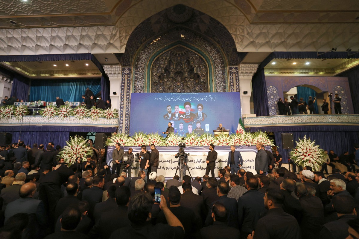El líder político de Hamás asiste al entierro de Raisi en Teherán