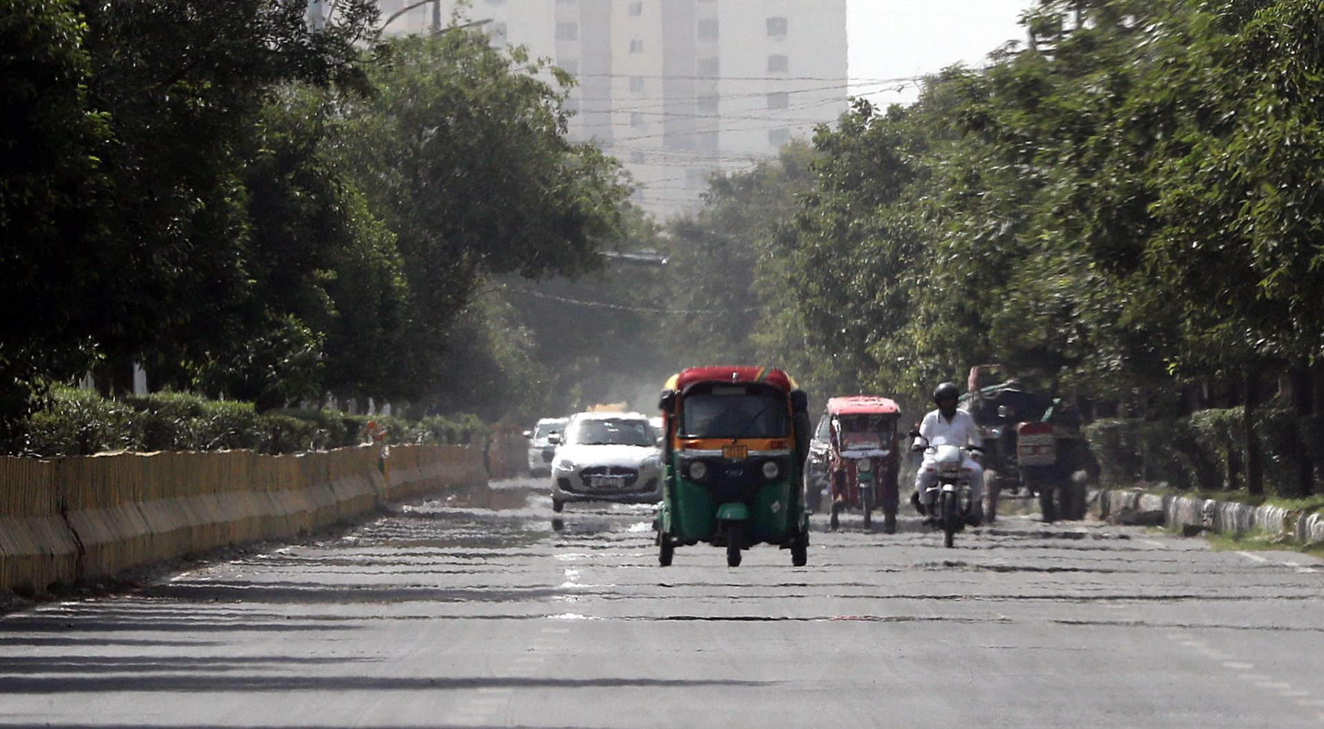 El norte de la India supera los 50 grados mientras Nueva Delhi restrige el uso del agua