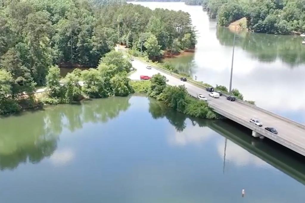 Reto mortal en Carolina del Sur: Dos jóvenes pierden la vida tras saltar desde un puente por un desafío