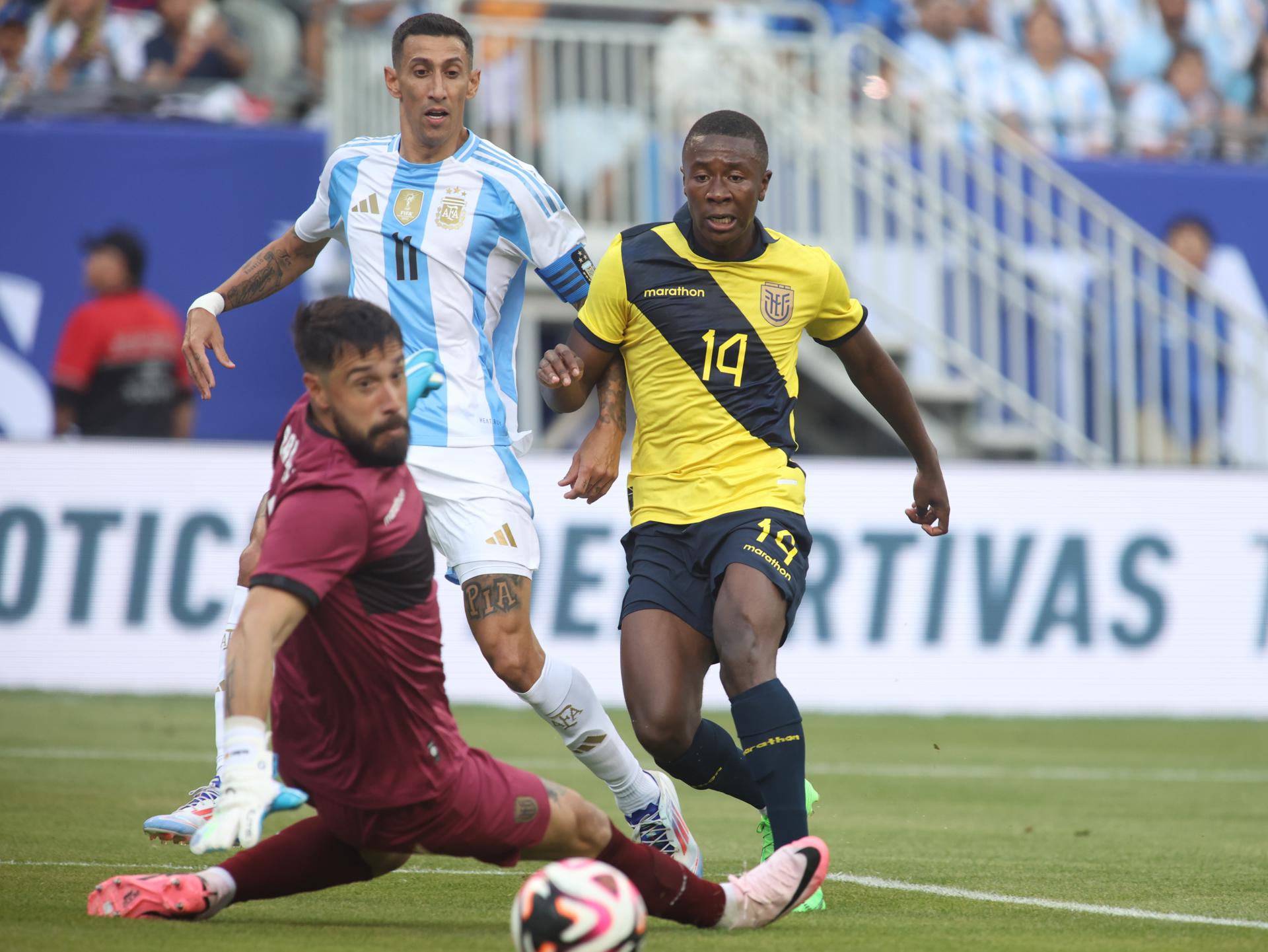 Argentina recurrió a Di María para vencer a Ecuador antes de la Copa América