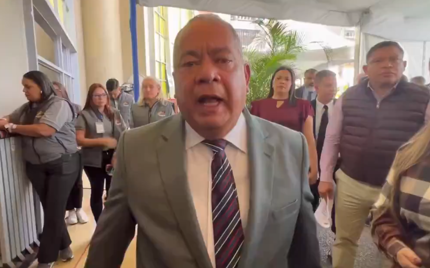 Elvis Amoroso prometió que la elección presidencial no será suspendida (video)