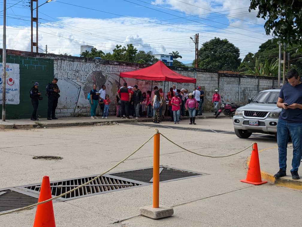 En Naguanagua instalaron los “puntos rojos” para el simulacro electoral