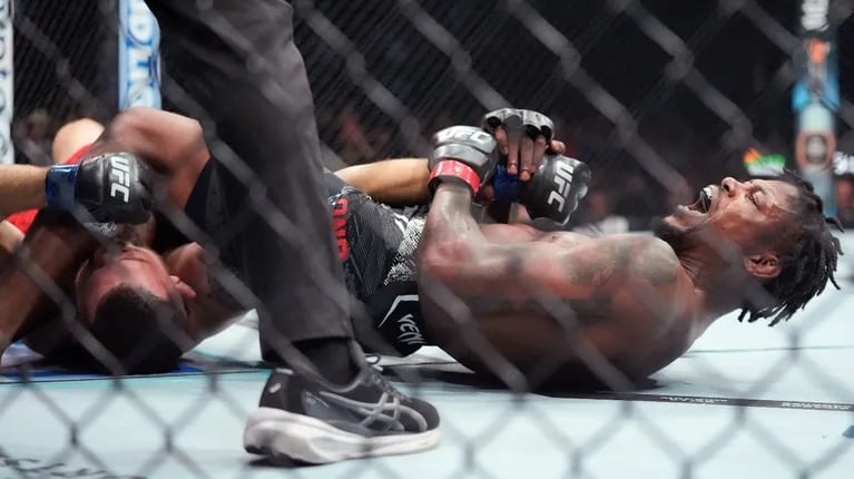 VIDEO: Luchador de UFC le quebró el brazo a su rival con una impactante sumisión