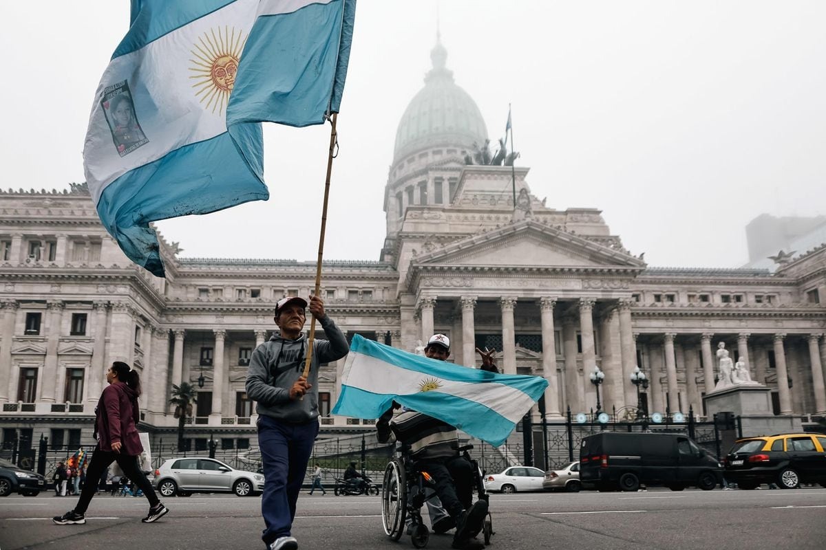Senado argentino da luz verde al proyecto estrella del Gobierno de Milei