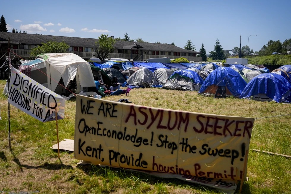 Cientos de solicitantes de asilo acampan cerca de Seattle: varios venezolanos en el lugar