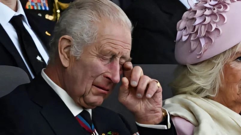 La emotiva razón por la que el Rey Carlos III rompió en llanto frente a miles de personas