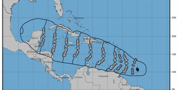 El huracán Beryl escala a la categoría 4 en el océano Atlántico