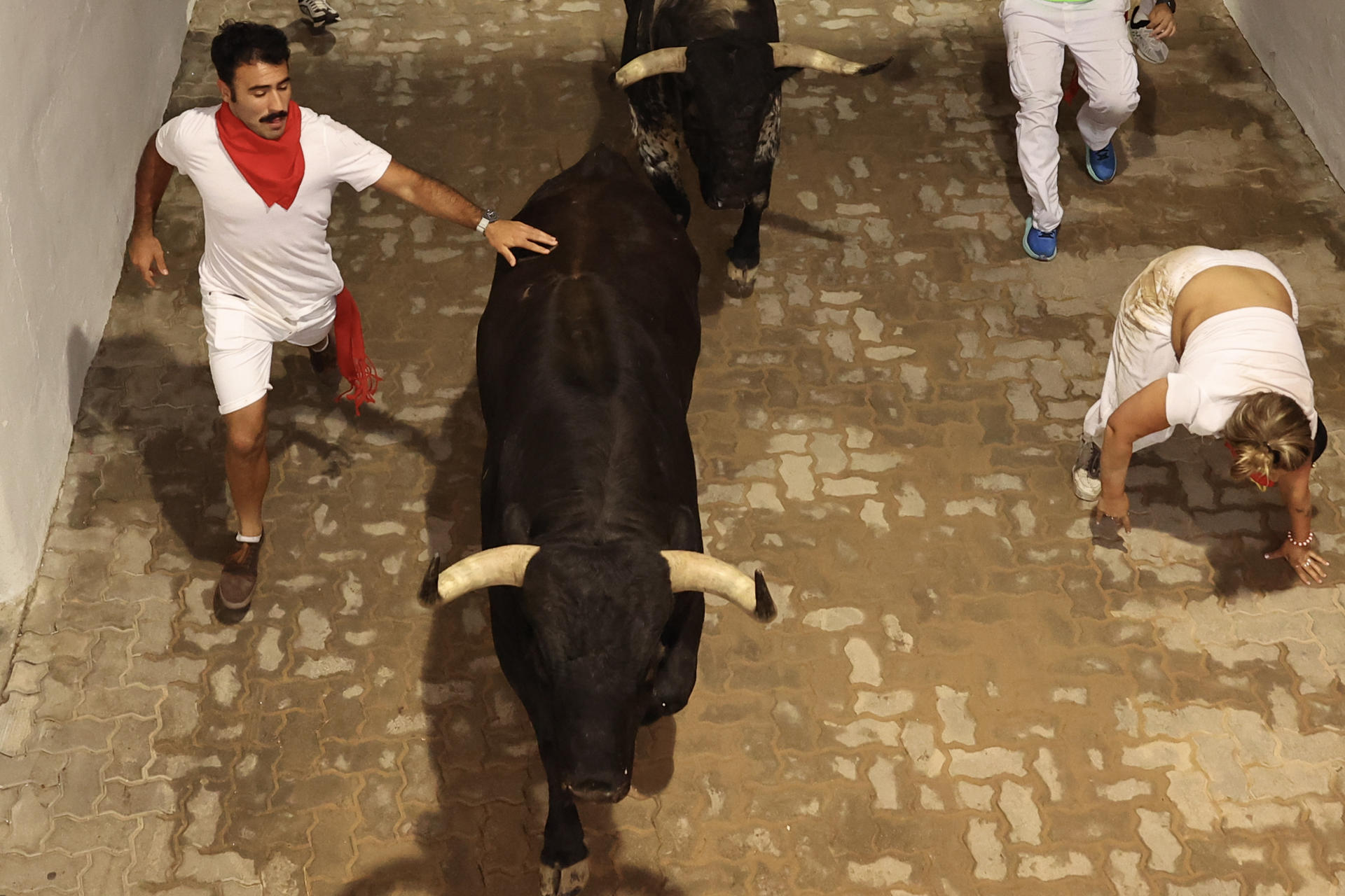 El tercer encierro de los Sanfermines de desarrolla de manera rápida y limpia