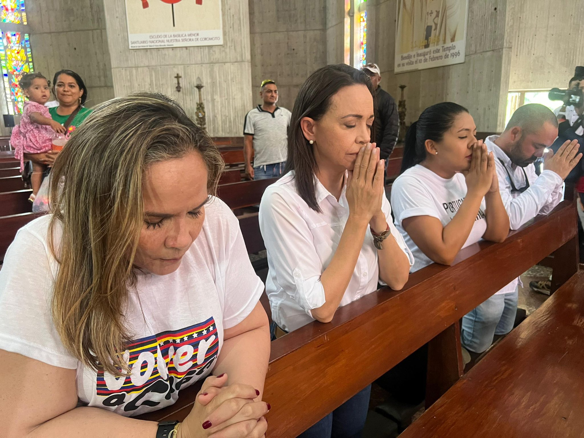 EN IMÁGENES: María Corina Machado llega a Guanare y visita Santuario de Nuestra Señora de Coromoto