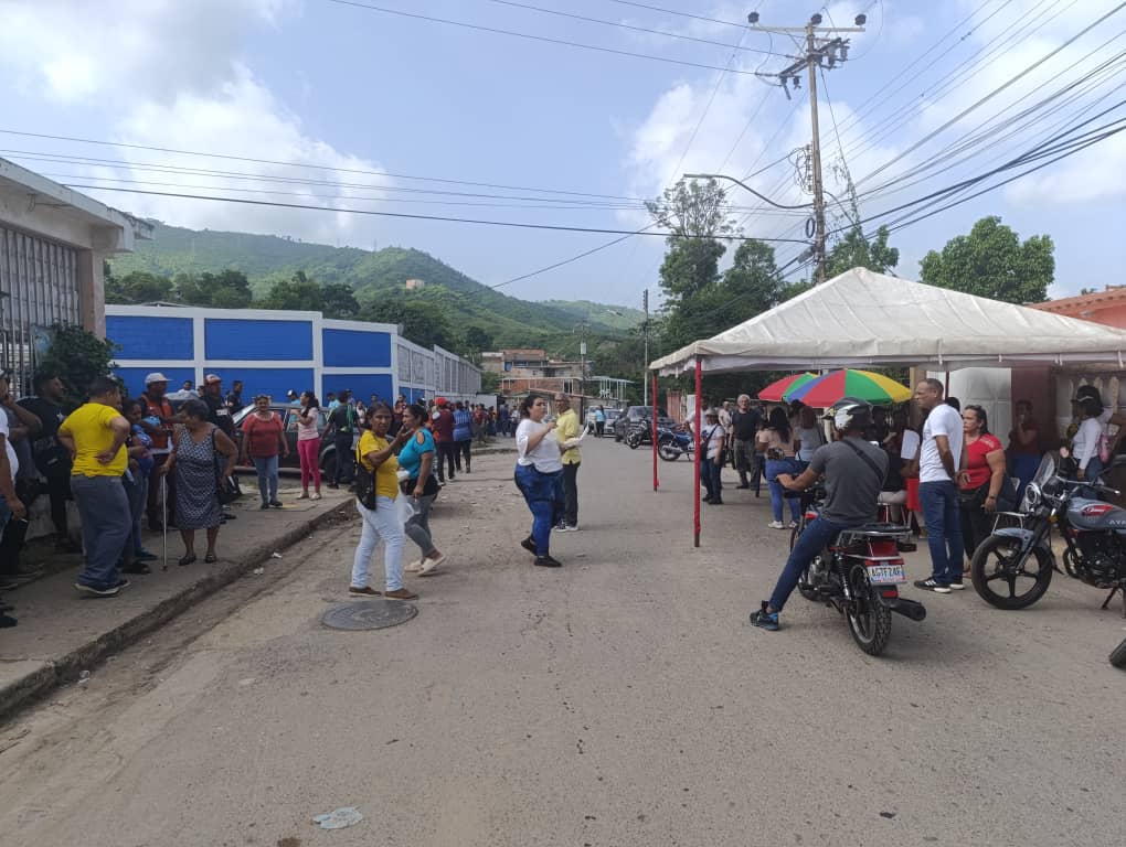 Puntos rojos abundaron en las cercanías de los centros de votación al norte de Anzoátegui