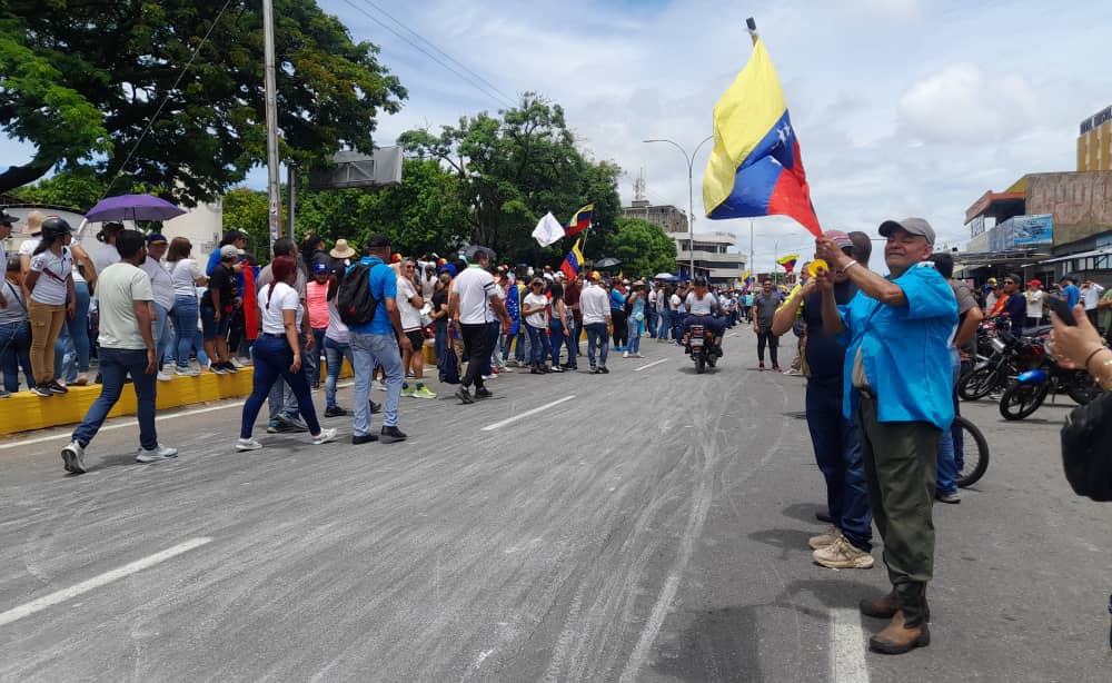 Electores de Barinas sostuvieron asamblea en la calle y ahora esperan pronunciamiento del CNE