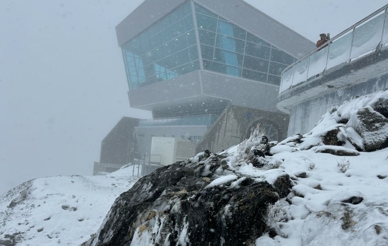 EN IMÁGENES: La espectacular nevada que pintó de blanco el Pico Espejo en Mérida