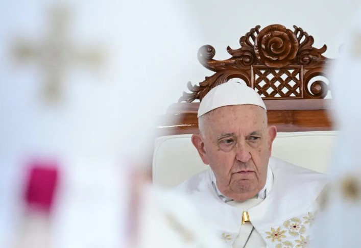 El papa Francisco llegó a Timor Oriental, de mayoría católica y con el escándalo de abusos de Belo